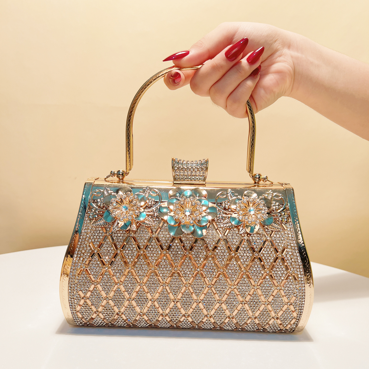Bucket Design Women Clutch Bag – Women Bags Golden recenzja i cena