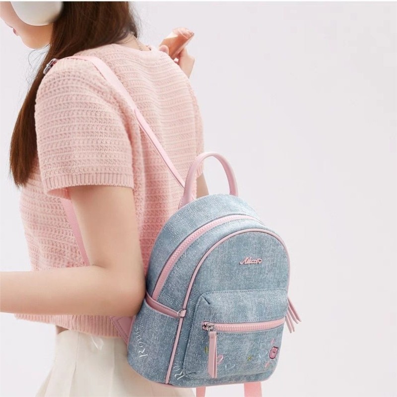 Blue Denim Embroidered Bear Ba – Mini Backpack Women recenzja i cena